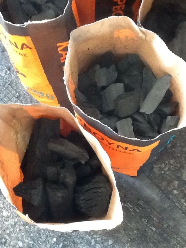 550 - 700 sacs/usine d'ensachage de charbon de la machine à emballer charbon de bois d'heure 3.8KW