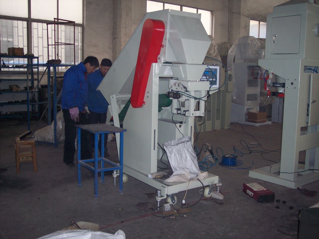 la briquette 3.5KW 600 de machine de conditionnement d'ensachage de charbon de 25kg 50kg met en sac/heure