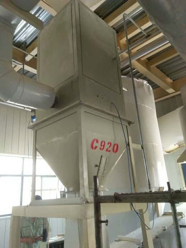Balance de pesée en ligne pour accumulation de flux dans une machine à emballer automatique de série LCS